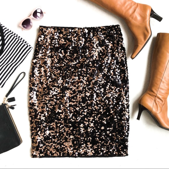 H&M Dresses & Skirts - HP❤️ NWT H&M Stretch Sequin Pencil Skirt
